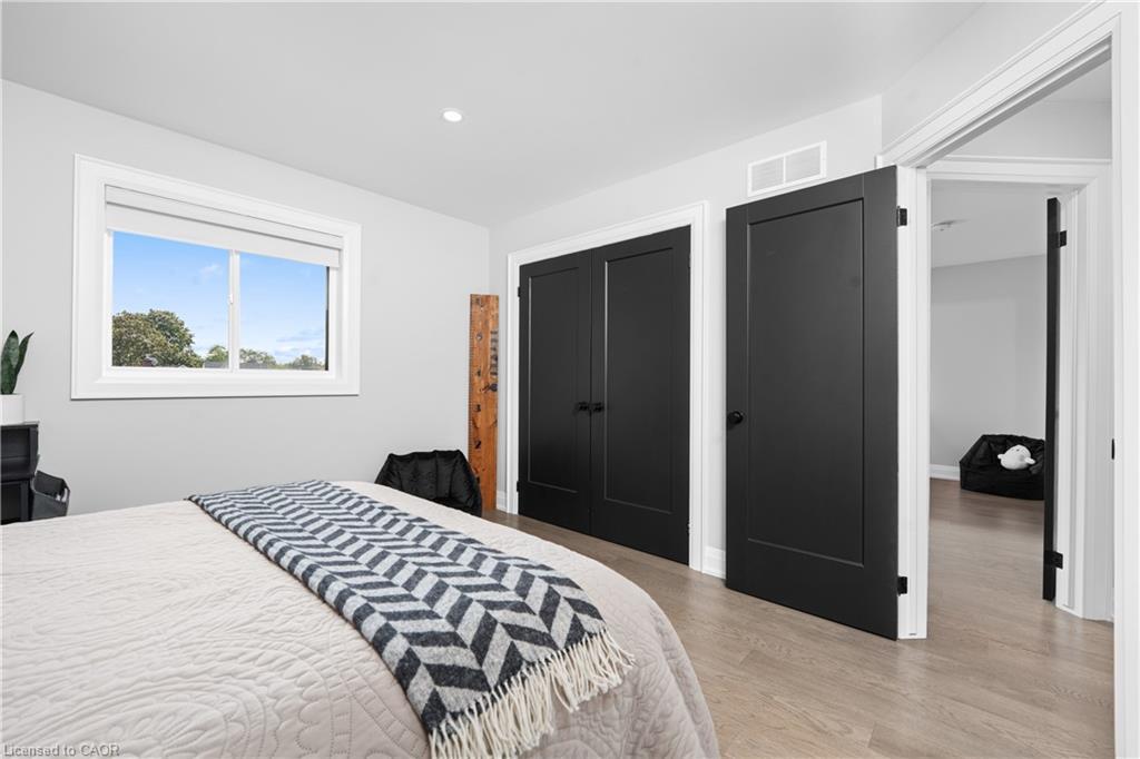 20 Prospect Avenue, St. Catharines, ON - Indoor Photo Showing Bedroom