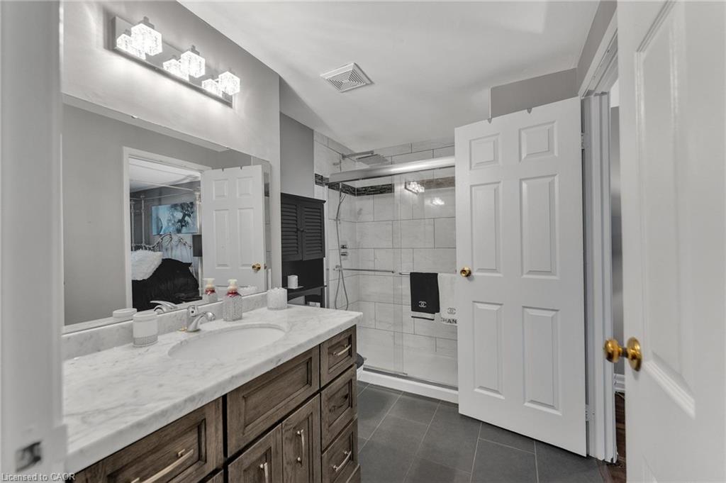 48-860 Rymal Road E, Hamilton, ON - Indoor Photo Showing Bathroom