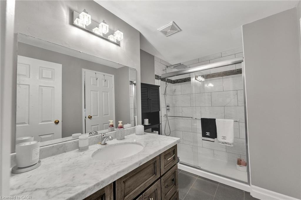 48-860 Rymal Road E, Hamilton, ON - Indoor Photo Showing Bathroom