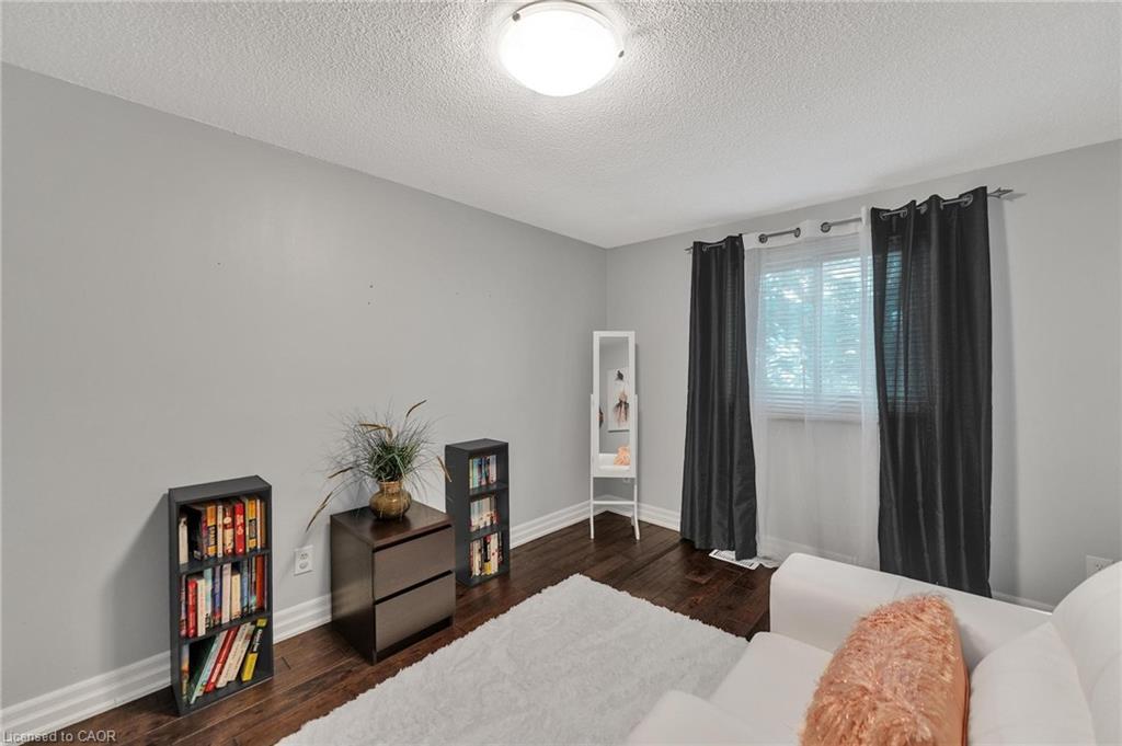 48-860 Rymal Road E, Hamilton, ON - Indoor Photo Showing Bedroom