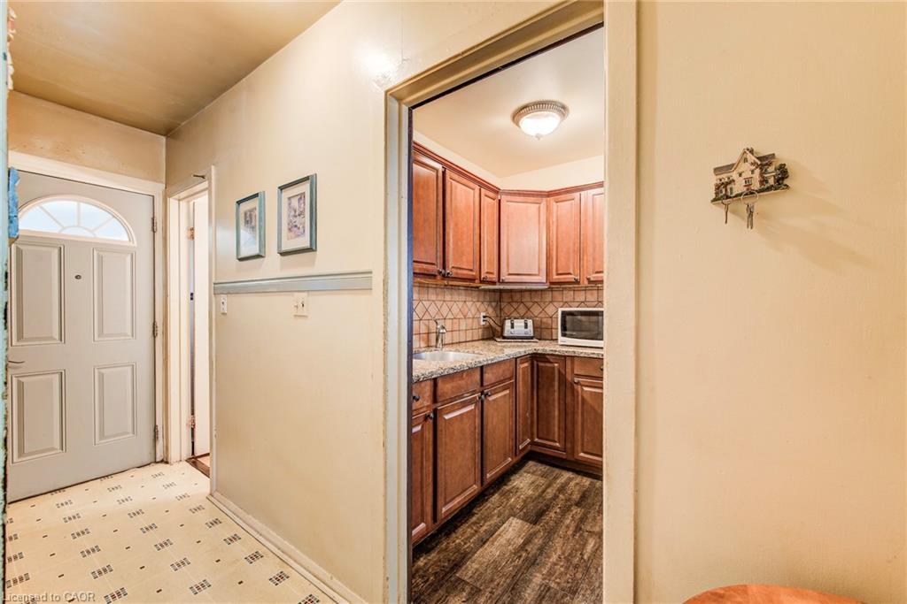 105 Lorne Crescent, Kitchener, ON - Indoor