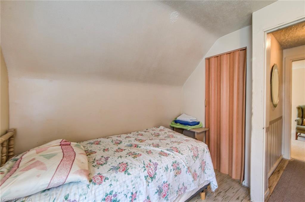 105 Lorne Crescent, Kitchener, ON - Indoor Photo Showing Bedroom