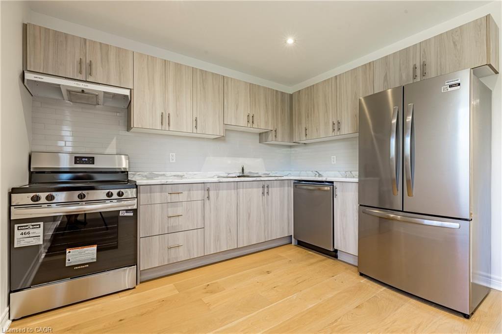 2-65 Mount Albion Road, Hamilton, ON - Indoor Photo Showing Kitchen