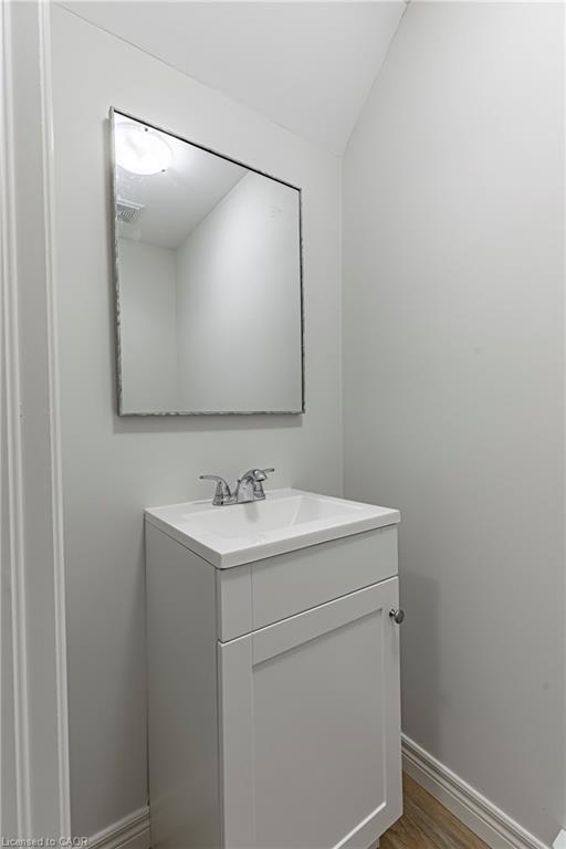 2-65 Mount Albion Road, Hamilton, ON - Indoor Photo Showing Bathroom