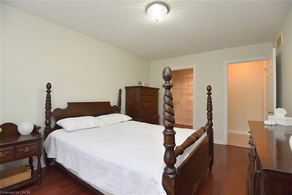 13-243 Fennell Avenue E, Hamilton, ON - Indoor Photo Showing Bedroom