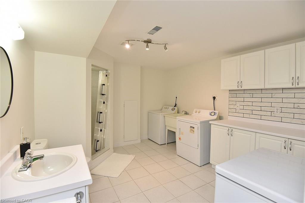 13-243 Fennell Avenue E, Hamilton, ON - Indoor Photo Showing Laundry Room