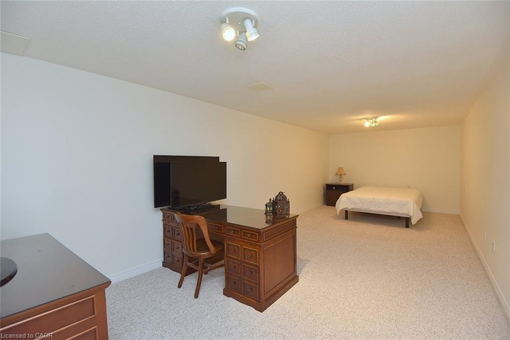 13-243 Fennell Avenue E, Hamilton, ON - Indoor