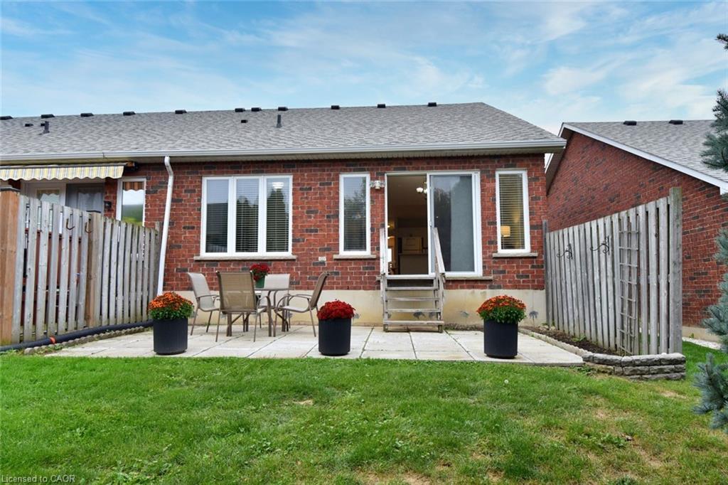 13-243 Fennell Avenue E, Hamilton, ON - Outdoor