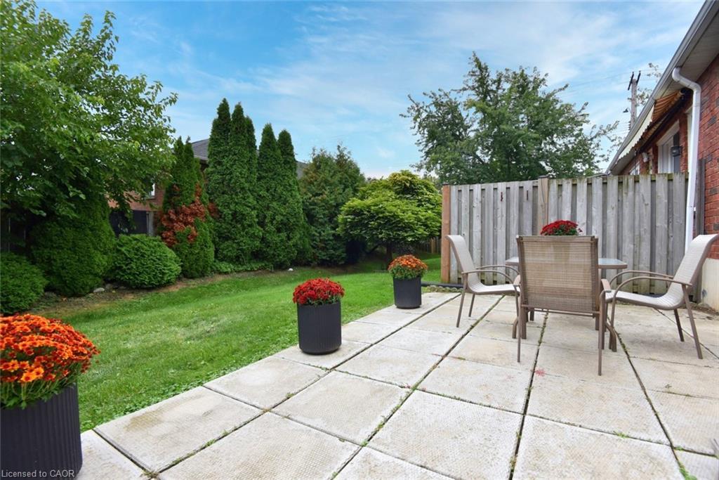 13-243 Fennell Avenue E, Hamilton, ON - Outdoor