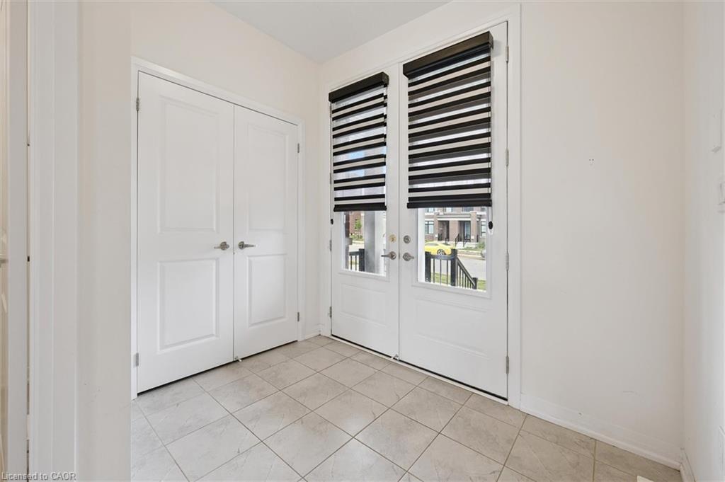 421 Newman Drive, Cambridge, ON - Indoor Photo Showing Other Room