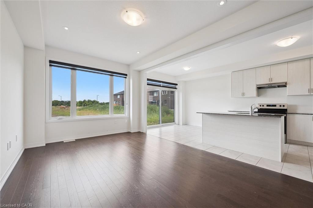 421 Newman Drive, Cambridge, ON - Indoor Photo Showing Kitchen