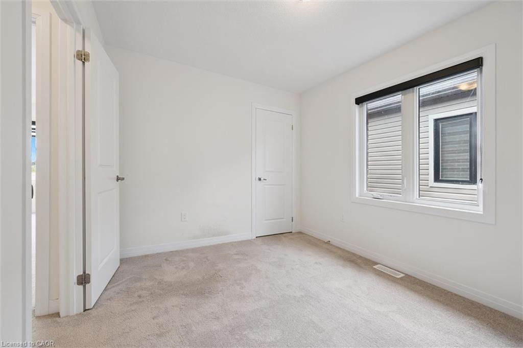 421 Newman Drive, Cambridge, ON - Indoor Photo Showing Other Room