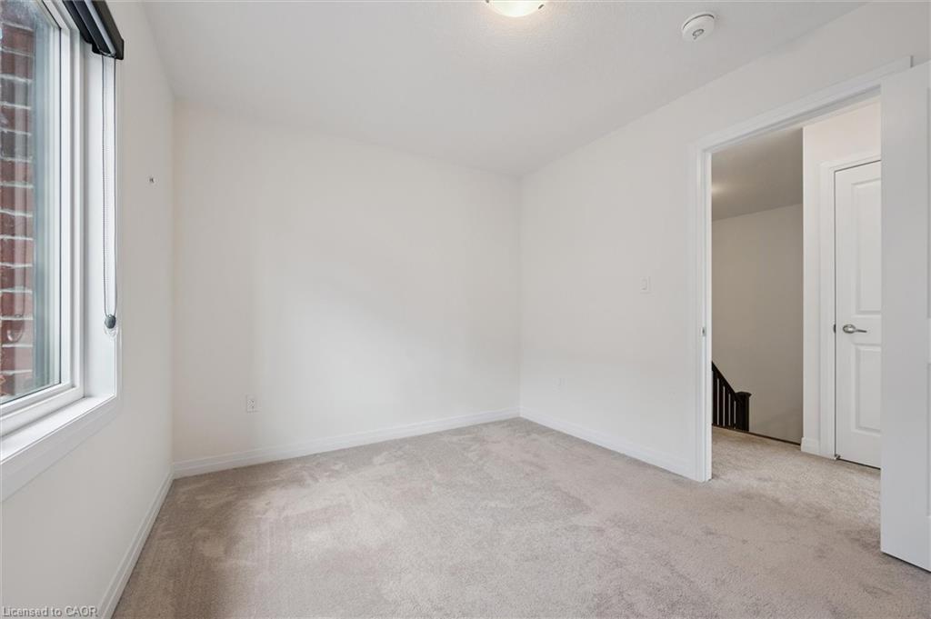 421 Newman Drive, Cambridge, ON - Indoor Photo Showing Other Room