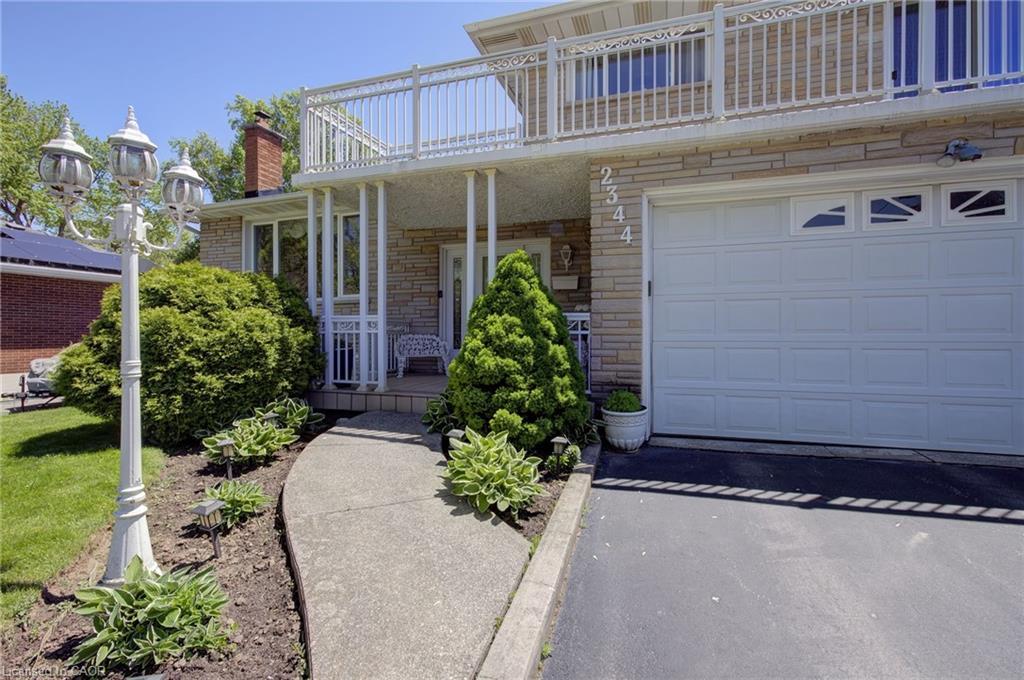 2344 Brinell Avenue, Burlington, ON - Outdoor With Balcony