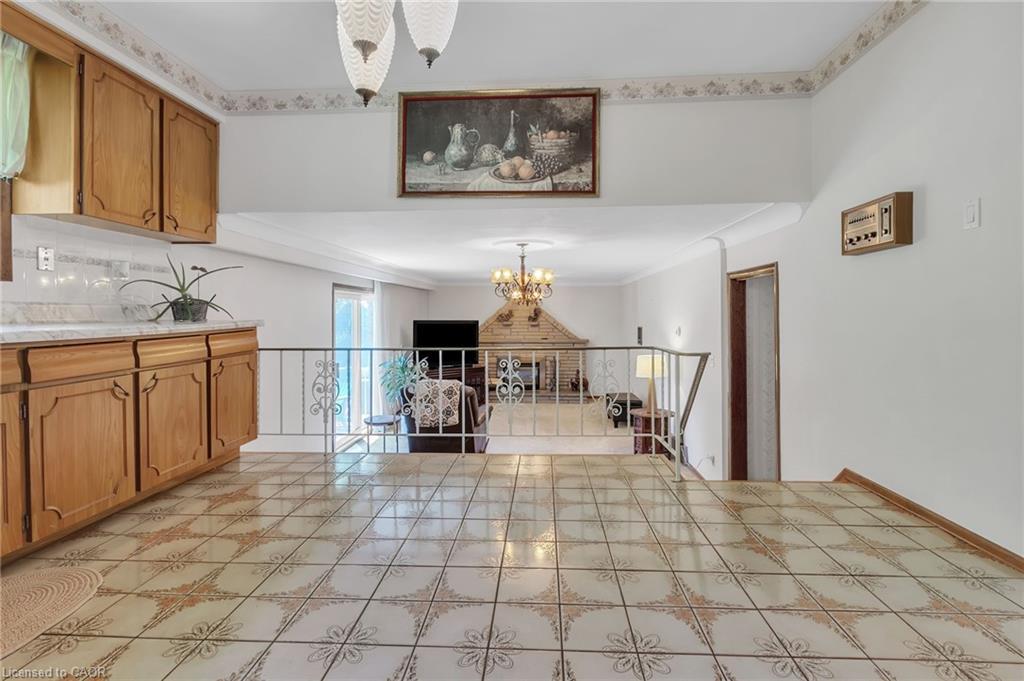 2344 Brinell Avenue, Burlington, ON - Indoor