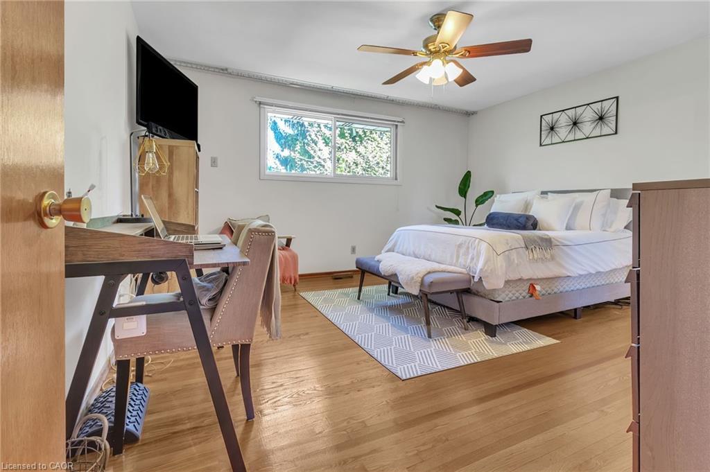 2344 Brinell Avenue, Burlington, ON - Indoor Photo Showing Bedroom