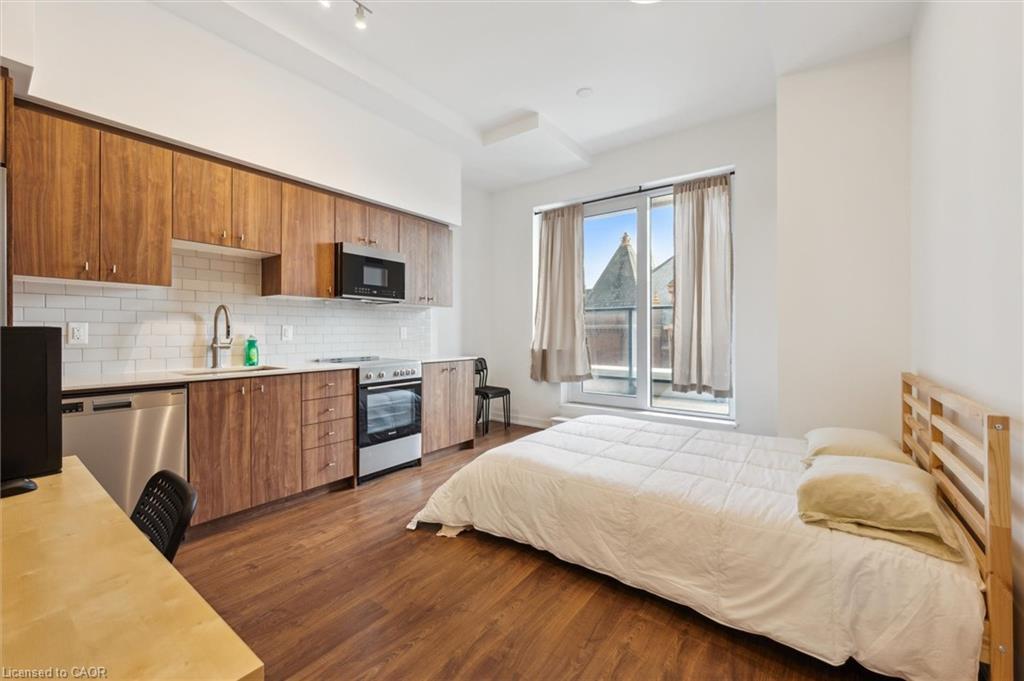 209-5 Wellington Street S, Kitchener, ON - Indoor