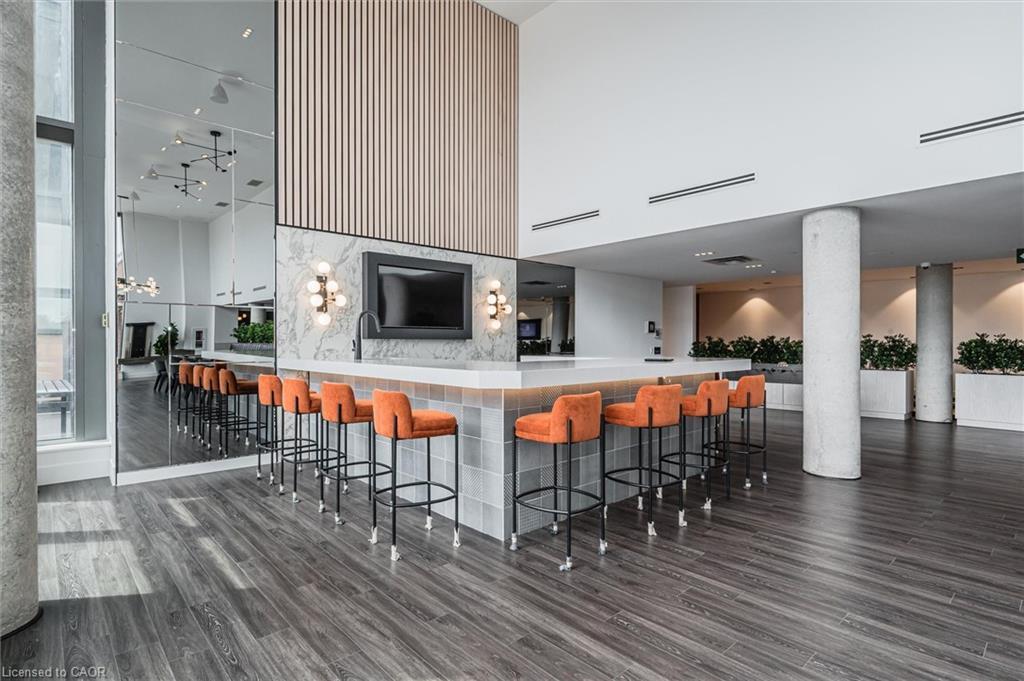 209-5 Wellington Street S, Kitchener, ON - Indoor