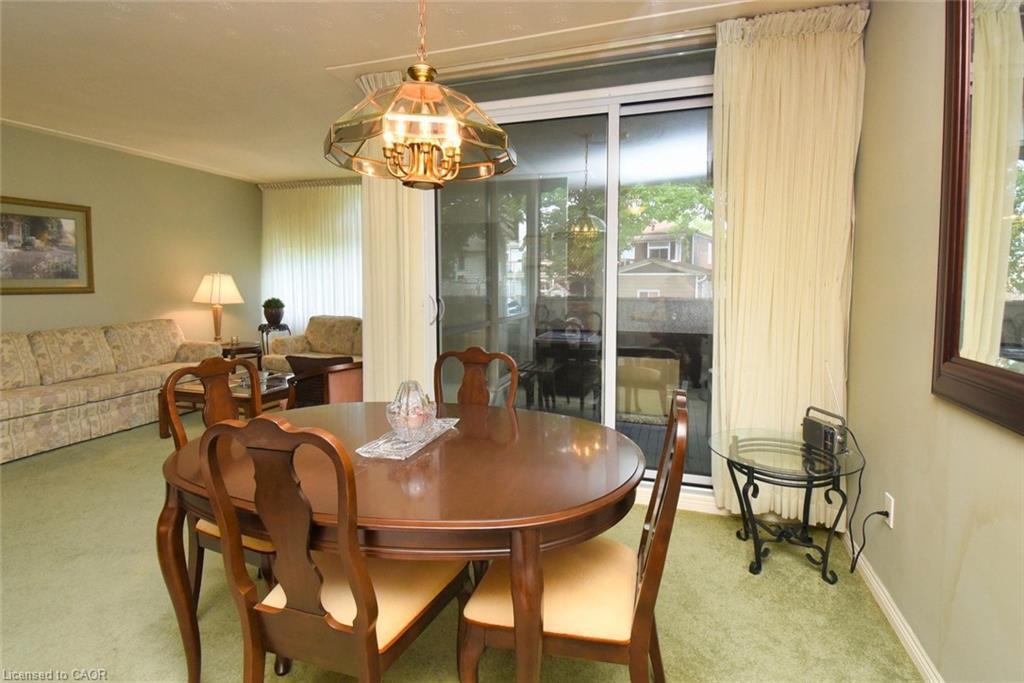 108-40 Harrisford Street, Hamilton, ON - Indoor Photo Showing Dining Room