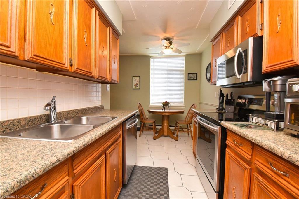 108-40 Harrisford Street, Hamilton, ON - Indoor Photo Showing Kitchen With Double Sink