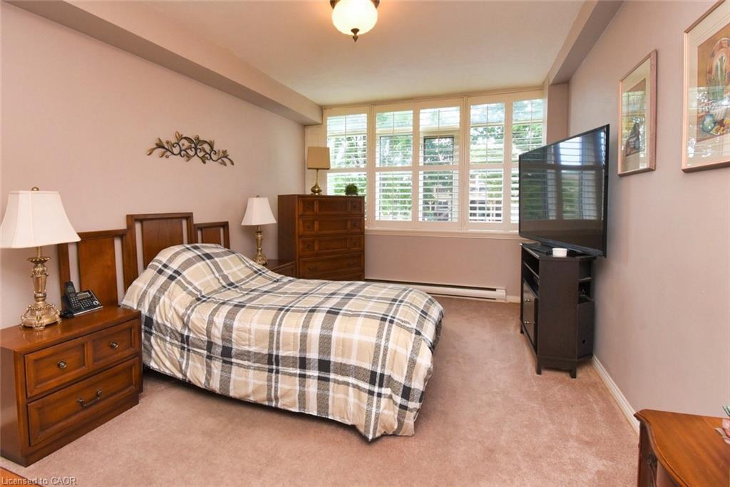 108-40 Harrisford Street, Hamilton, ON - Indoor Photo Showing Bedroom