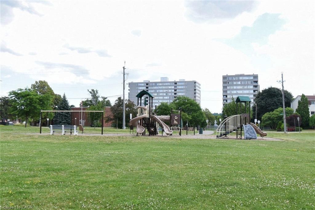 108-40 Harrisford Street, Hamilton, ON - Outdoor