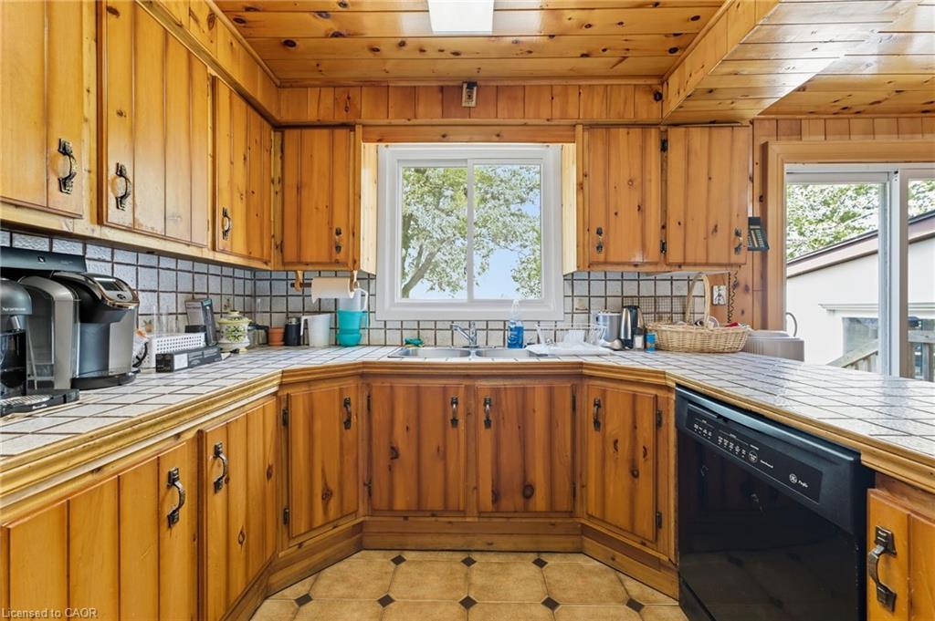 328 Trinity Church Road, Glanbrook, ON