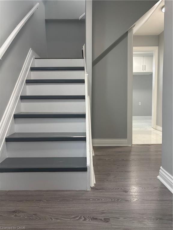 46 Delena Avenue S, Hamilton, ON - Indoor Photo Showing Other Room