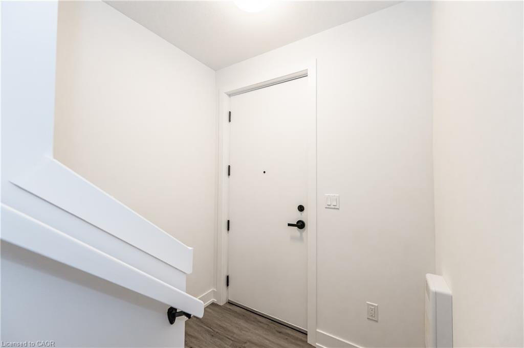 8-99 Roger Street, Waterloo, ON - Indoor Photo Showing Other Room