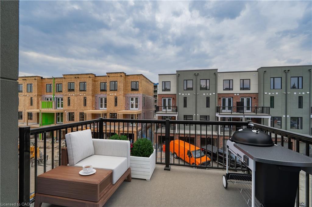 8-99 Roger Street, Waterloo, ON - Outdoor