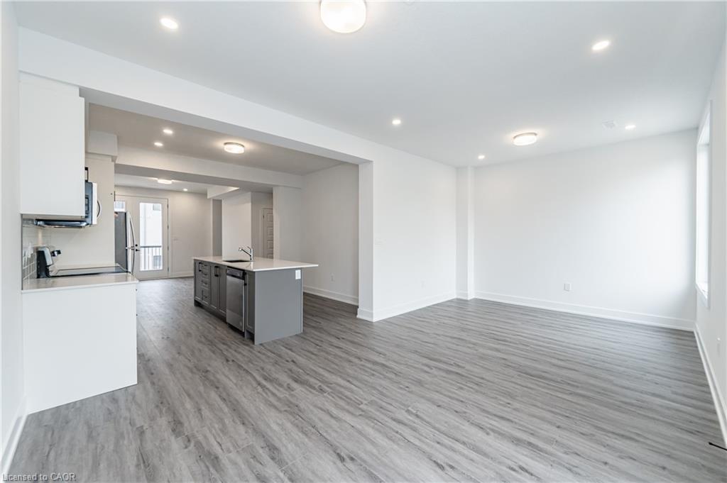 8-99 Roger Street, Waterloo, ON - Indoor