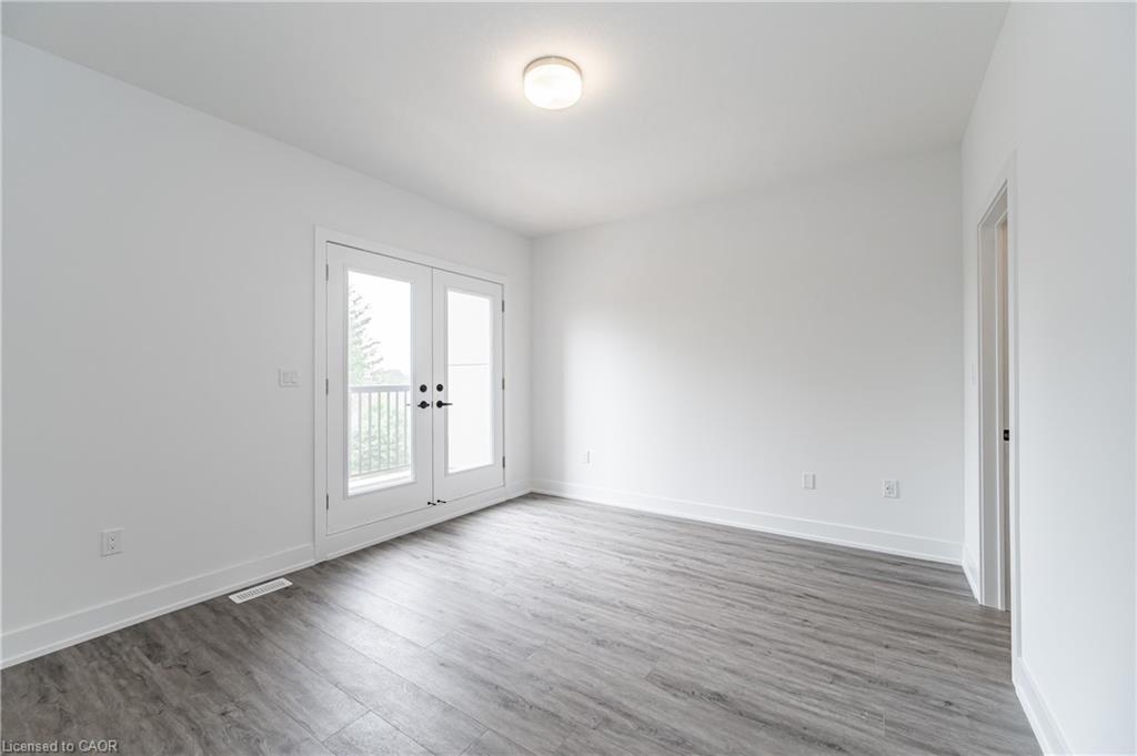 8-99 Roger Street, Waterloo, ON - Indoor Photo Showing Other Room