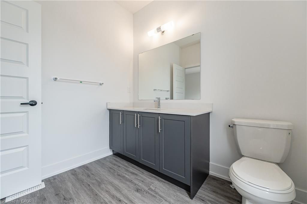 8-99 Roger Street, Waterloo, ON - Indoor Photo Showing Bathroom