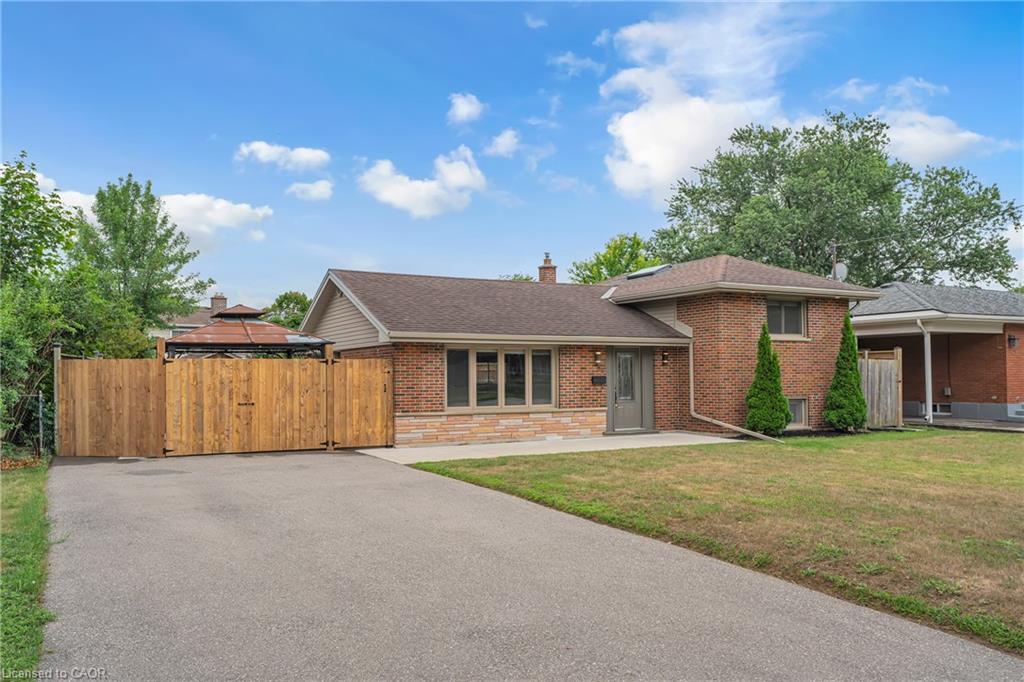 35 Hickery Place, Brantford, ON - Outdoor
