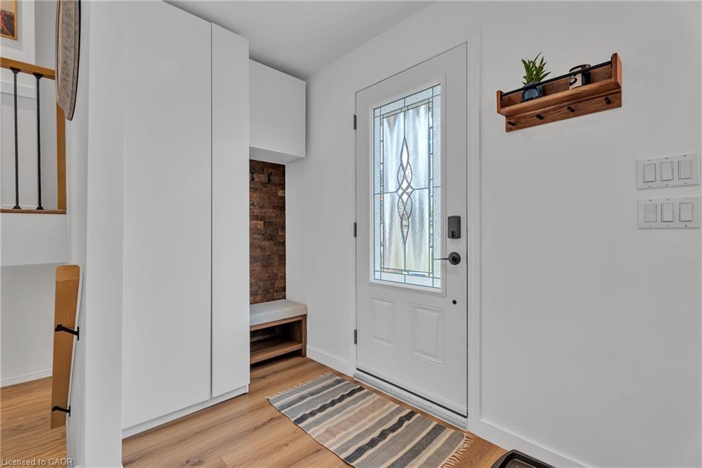 35 Hickery Place, Brantford, ON - Indoor Photo Showing Other Room