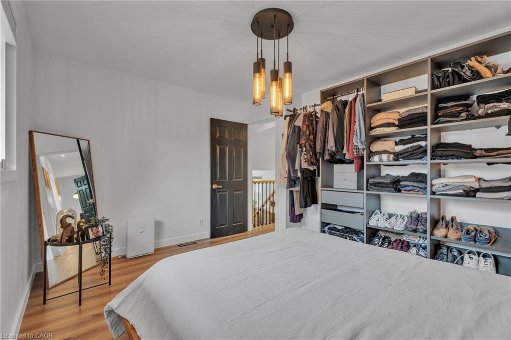 35 Hickery Place, Brantford, ON - Indoor Photo Showing Bedroom