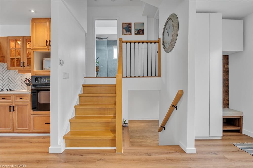 35 Hickery Place, Brantford, ON - Indoor Photo Showing Other Room