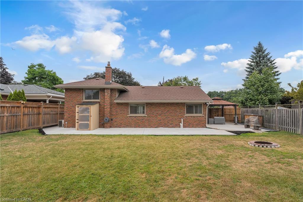 35 Hickery Place, Brantford, ON - Outdoor