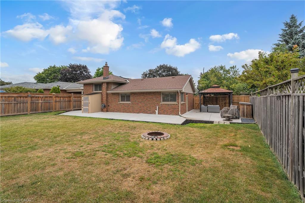 35 Hickery Place, Brantford, ON - Outdoor