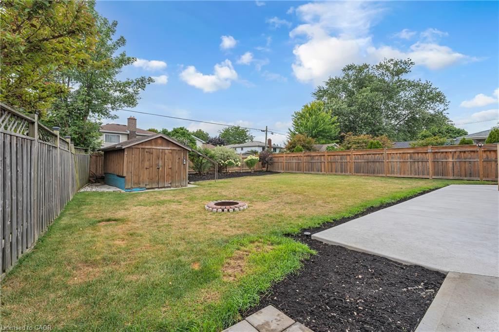 35 Hickery Place, Brantford, ON - Outdoor With Backyard