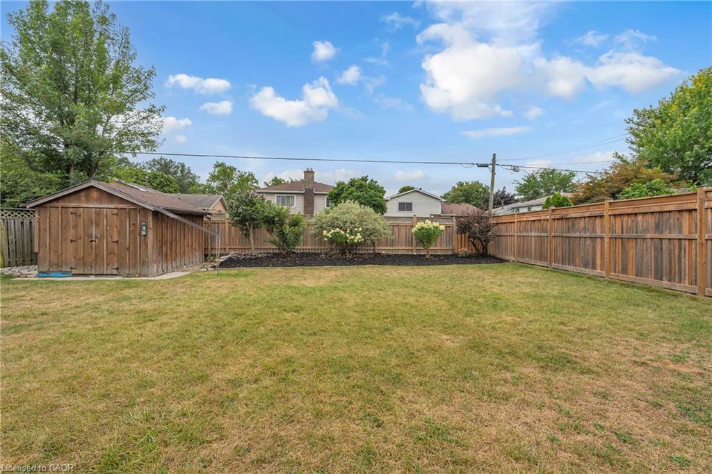 35 Hickery Place, Brantford, ON - Outdoor With Backyard