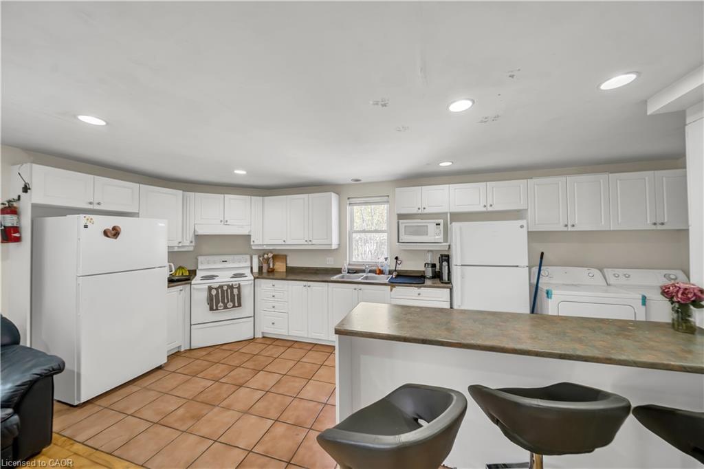 24 Columbia Street W, Waterloo, ON