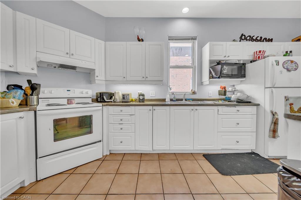 24 Columbia Street W, Waterloo, ON