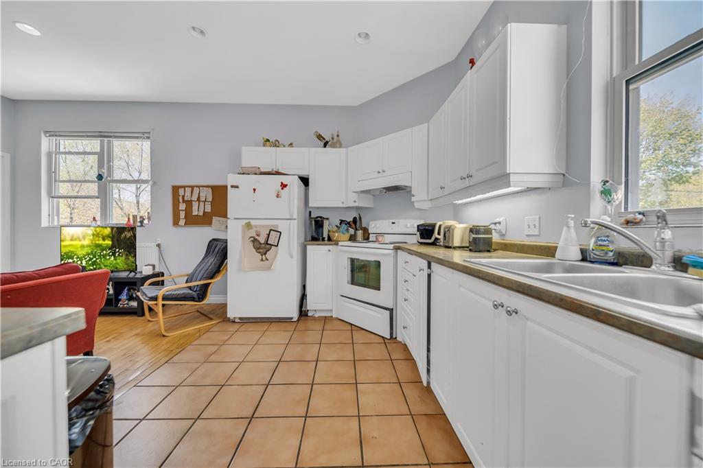 24 Columbia Street W, Waterloo, ON