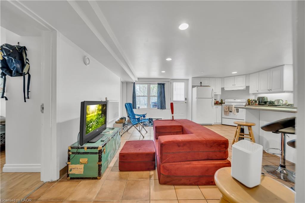 24 Columbia Street W, Waterloo, ON