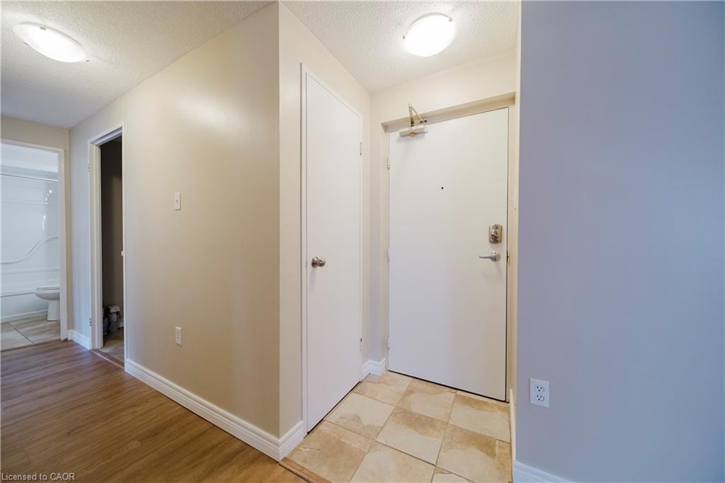 110-279 Chandler Drive, Kitchener, ON - Indoor Photo Showing Other Room