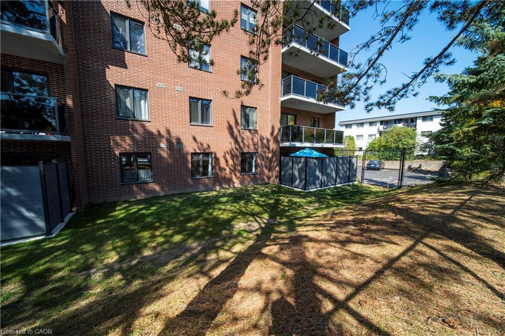 110-279 Chandler Drive, Kitchener, ON - Outdoor