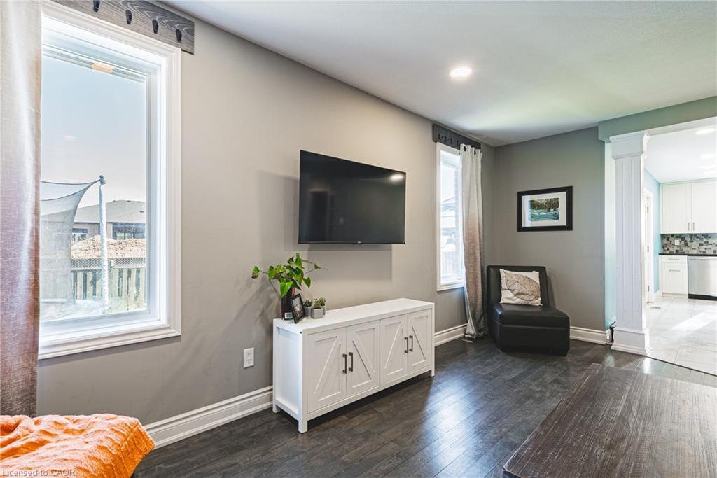 19 Liuna Court, Hamilton, ON - Indoor