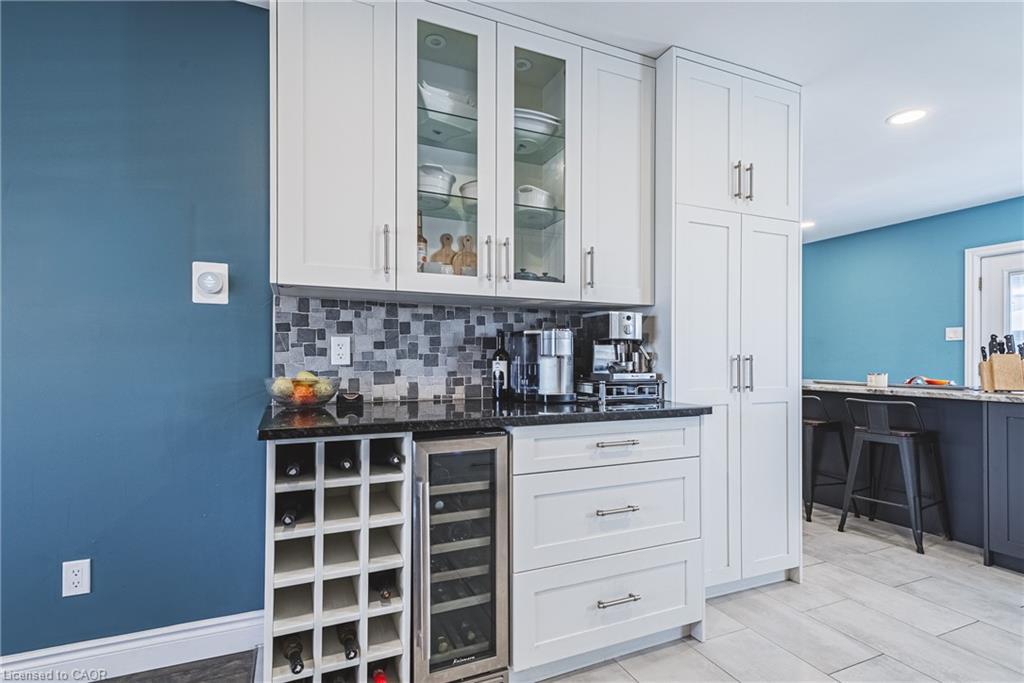 19 Liuna Court, Hamilton, ON - Indoor