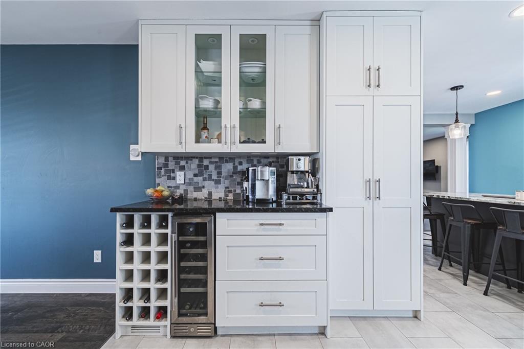 19 Liuna Court, Hamilton, ON - Indoor